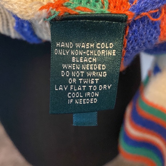 Ralph Lauren Women’s Sweater sz M Aztec Print NWT - Picture 4 of 4